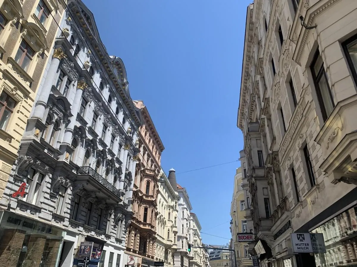 Grosszuegiges Apartment Mit Lounge Naehe Naschmarkt Vienna Austria